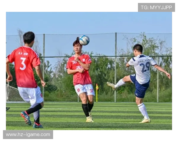 绿色激情燃动赛场全球足球盛宴点燃青春梦想与荣耀争锋