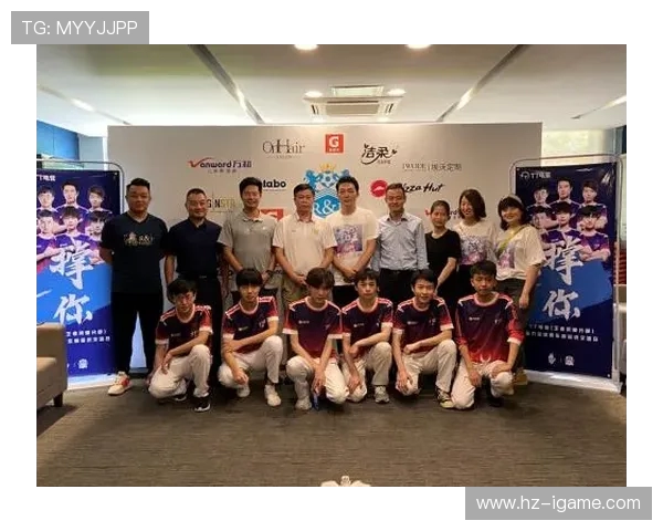 上海足球队团队协作新模式探讨与热议推动球队整体实力提升